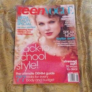 Teen Vogue August 2011 Taylor Swift cover